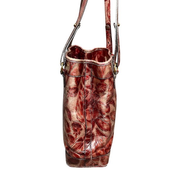 Vintage Brahmin Red Floral Embossed Leather Shoulder Bag w/ Interior Storage - Picture 3 of 14